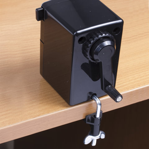 Точилка механическая BRAUBERG "Black Jack" чёрная арт.222516
